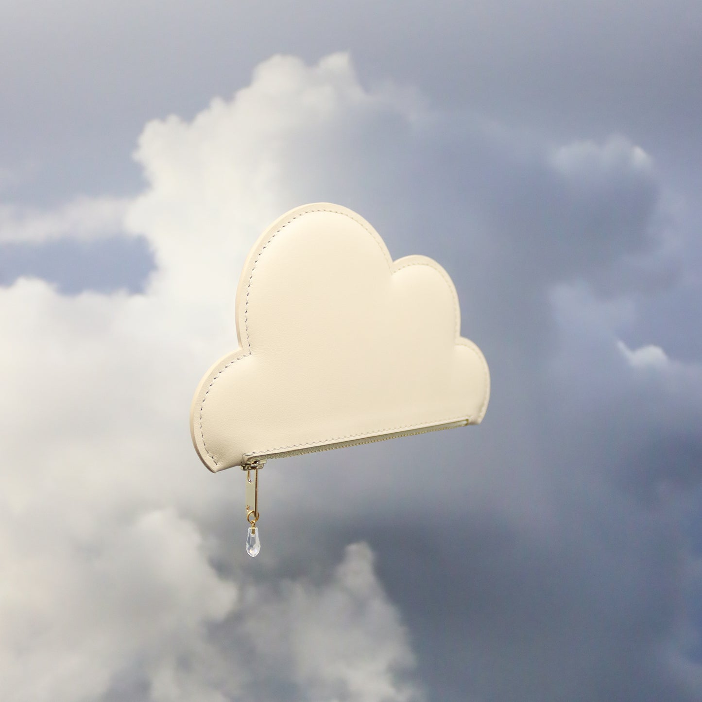Cloud purse in ivory