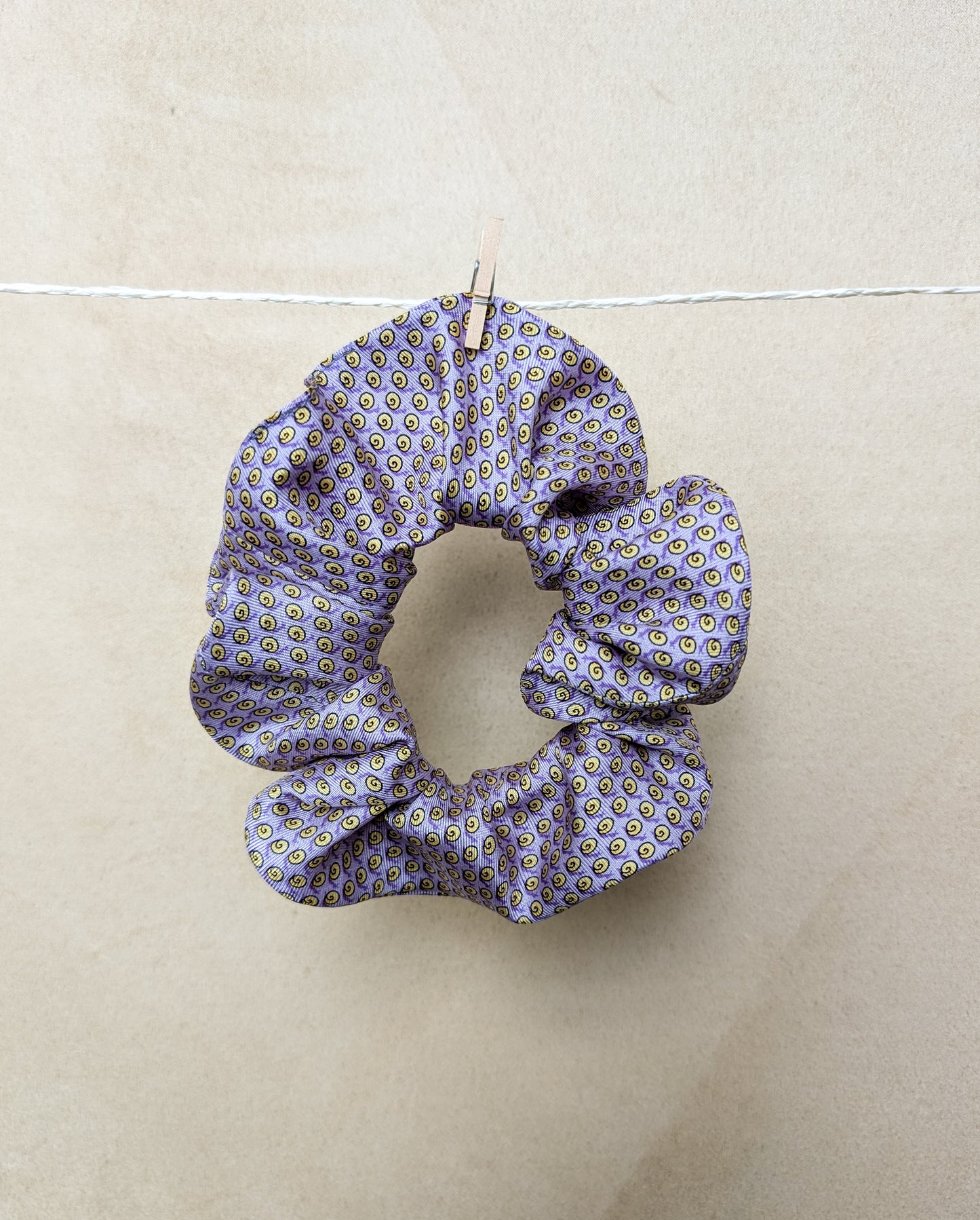 Silk scrunchie "Snails"