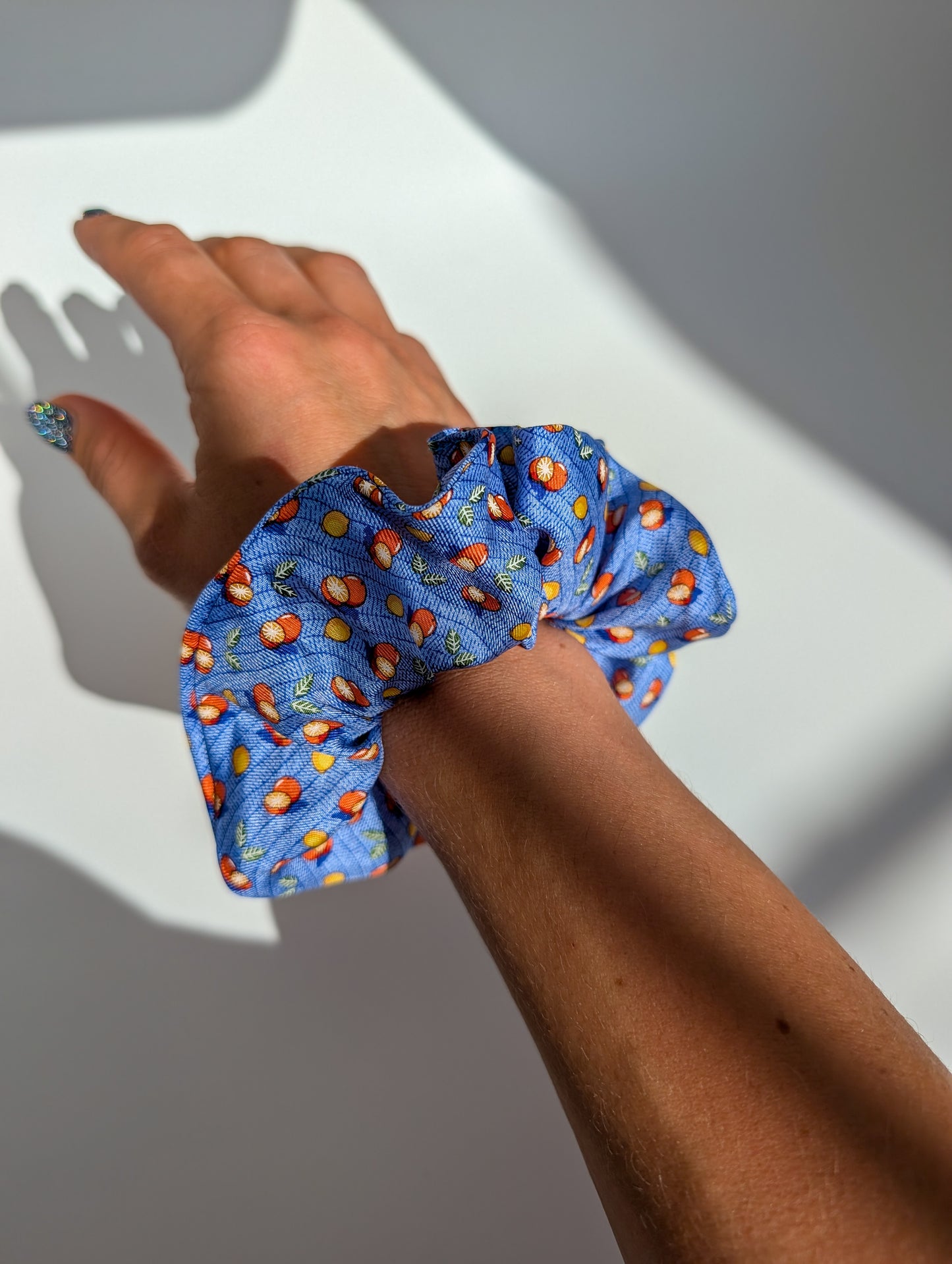 Silk scrunchie "Oranges"