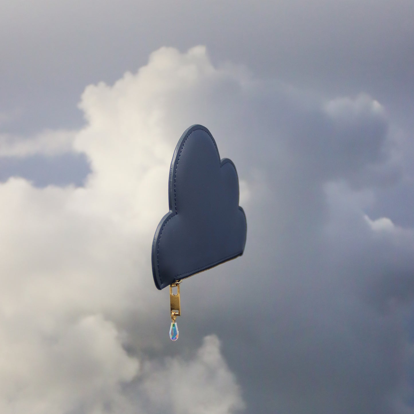 Cloud purse in navy