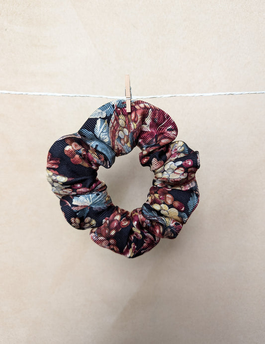 Silk scrunchie "Grapes"