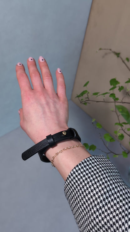 Bracelet with brass fastener in black