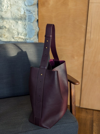 Tote Bag in Burgundy