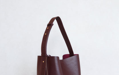 Tote Bag in Burgundy